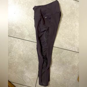 Fabletics Mila high waisted cropped leggings size S lavender